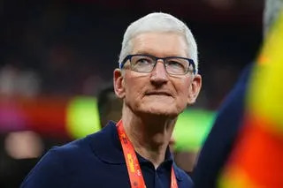 Apple says tariffs will cost it a whopping $900 million this quarter
